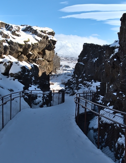 10/02 雷克雅未克→黃金圈之旅(辛格維利爾國家公園+蓋歇爾間歇泉+黃金瀑布) →Kerið 火山口湖