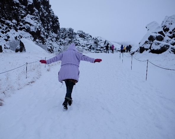DAY3 酒店→黃金圈之旅(辛格偉德利國家公園–古佛斯瀑布–蓋歇爾間歇泉–火口湖)→極光之夜