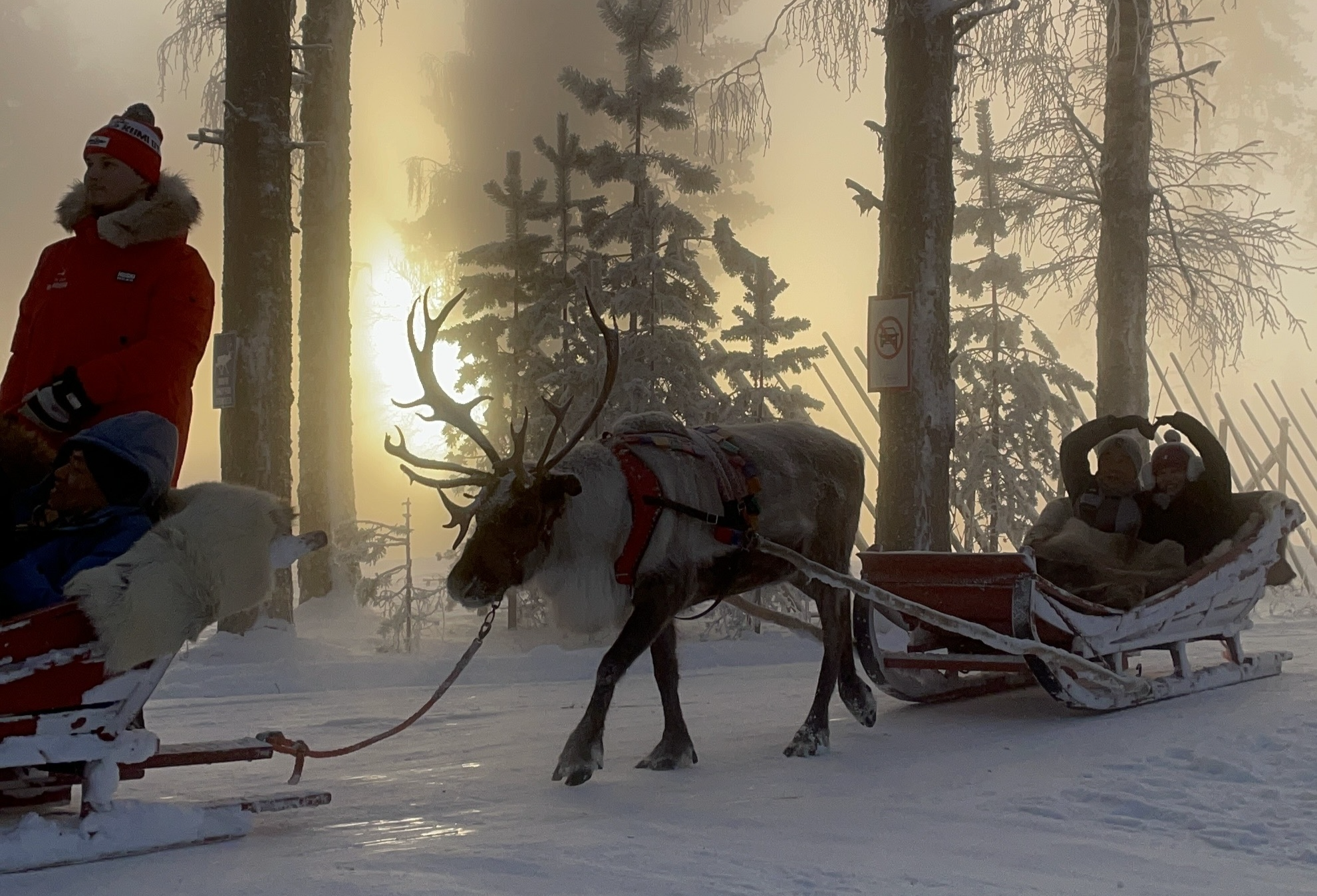 民宿→馴鹿體驗+哈士奇體驗→奧納斯山→憤怒鳥公園→民宿